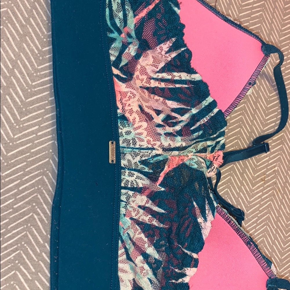 bra - Picture 2 of 3